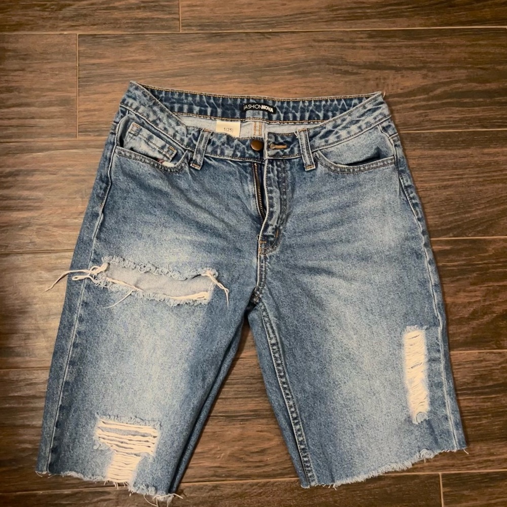 Fashion Nova Ripped Jorts